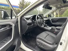 2020 Toyota RAV4 2.0L CVT 4WD Premium — фото 7