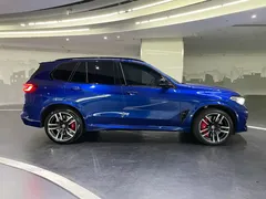 2022 BMW X5 M, синий — фото 6