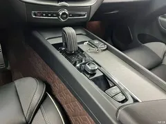 2022 Volvo XC60 B5 4WD Zhiyuan Sport, белый — фото 8