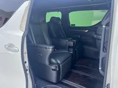 2021 Toyota Alphard Hybrid 2.5L Premium, белый — фото 4