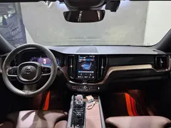 2023 Volvo XC60 4WD Luxury, белый — фото 4