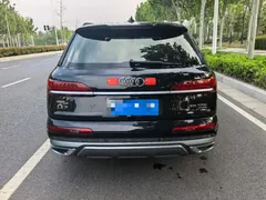 2022 Audi Q7 55 TFSI quattro S line, чёрный — фото 5