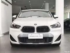 2021 BMW X2 sDrive25i Leading M Sport Package, белый — фото 2