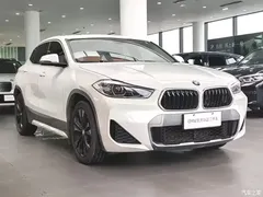 2021 BMW X2 sDrive25i Leading M Sport Package, белый — фото 3