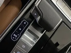 2023 Audi A8 A8L 45 TFSI quattro luxury model — фото 22