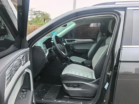 2023 Volkswagen Tayron 380TSI 4WD R-Line