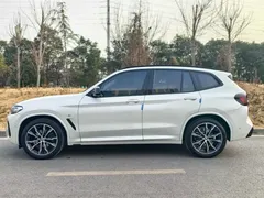 2022 BMW X3 xDrive30i M, белый — фото 5