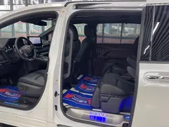 2021 Toyota Sienna 2.5L Hybrid Premium, белый — фото 4
