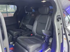 2021 Toyota Sienna 2.5L Hybrid Premium, белый — фото 6