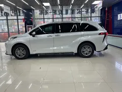 2021 Toyota Sienna 2.5L Hybrid Premium, белый — фото 16