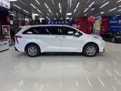 2021 Toyota Sienna 2.5L Hybrid Premium, белый — фото 19