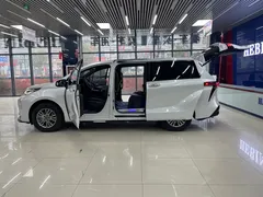 2021 Toyota Sienna 2.5L Hybrid Premium, белый — фото 20