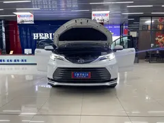2021 Toyota Sienna 2.5L Hybrid Premium, белый — фото 22