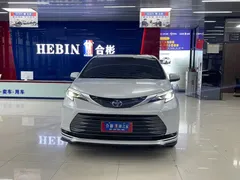 2021 Toyota Sienna 2.5L Hybrid Premium, белый — фото 28