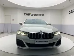 2022 BMW 5 Series modified 530Li leading M sports package, белый — фото 3
