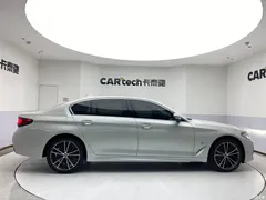 2022 BMW 5 Series modified 530Li leading M sports package, белый — фото 4