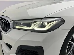 2022 BMW 5 Series modified 530Li leading M sports package, белый — фото 9