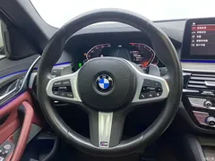 2022 BMW 5 Series modified 530Li leading M sports package, белый — фото 14