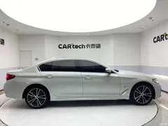 2021 BMW 5 Series 530Li Leading M Sport Package, белый — фото 4