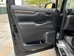 2020 Toyota Vellfire Hybrid 2.5L HV Premium — фото 25