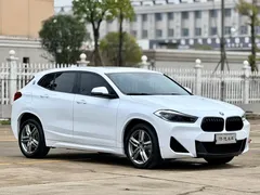 2022 BMW X2 sDrive25i M, белый — фото 3
