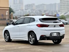 2022 BMW X2 sDrive25i M, белый — фото 6