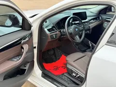 2022 BMW X2 sDrive25i M, белый — фото 9