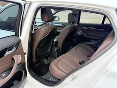2022 BMW X2 sDrive25i M, белый — фото 10