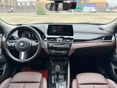 2022 BMW X2 sDrive25i M, белый — фото 12