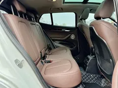 2022 BMW X2 sDrive25i M, белый — фото 22