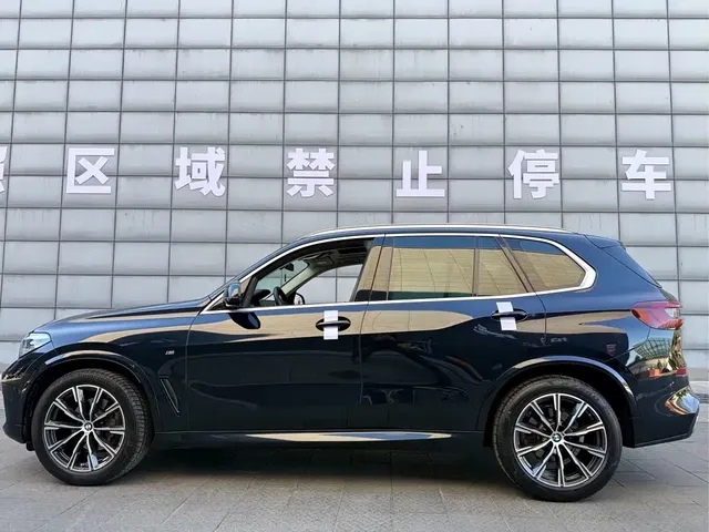 2021 BMW X5 M Sport Package
