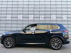 2021 BMW X5 xDrive30i M, чёрный — фото 4