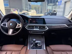 2021 BMW X5 xDrive30i M, чёрный — фото 5