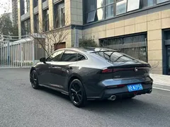 2023 Changan UNI-V 1.5T Premium — фото 8