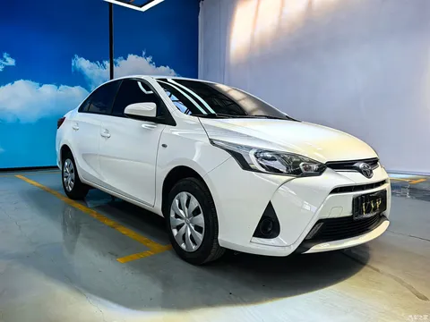 Toyota YARiS 2022