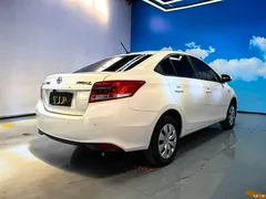 2022 Toyota YARiS L 1.5L CVT Luxury PLUS — фото 4