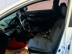 2022 Toyota YARiS L 1.5L CVT Luxury PLUS — фото 19