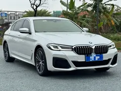 2022 BMW 5 Series 530Li M Sport Package, белый — фото 3