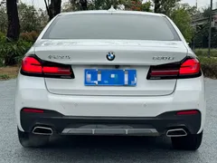 2022 BMW 5 Series 530Li M Sport Package, белый — фото 5