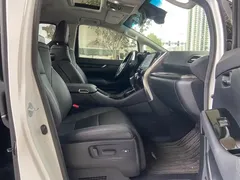 2021 Toyota Vellfire Hybrid 2.5L HV Luxury, белый — фото 12