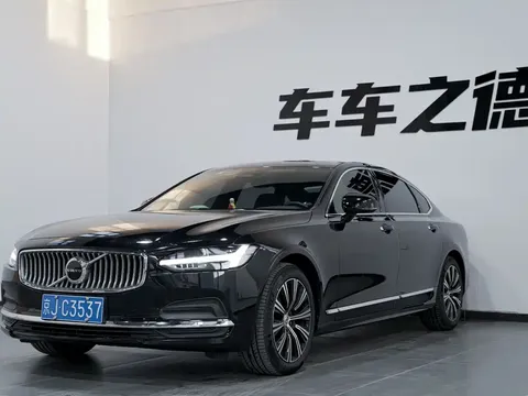 2022 Volvo S90