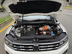 2021 Volkswagen Tiguan L 430PHEV PHEV Premium, белый — фото 17
