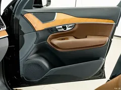 2022 Volvo XC90 B6 Zhiyi Luxury 7-seater, чёрный — фото 16