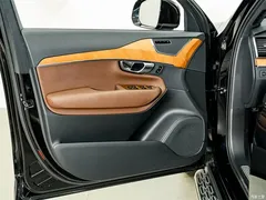2022 Volvo XC90 B6 Zhiyi Luxury 7-seater, чёрный — фото 17