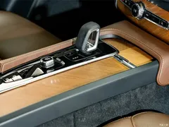 2022 Volvo XC90 B6 Zhiyi Luxury 7-seater, чёрный — фото 19