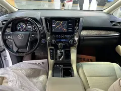 2021 Toyota Alphard Hybrid 2.5L Premium, белый — фото 6