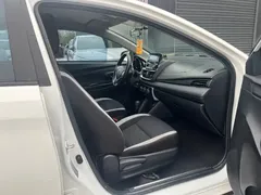 2022 Toyota Yaris L Zhixuan X 1.5L CVT PLUS, белый — фото 13