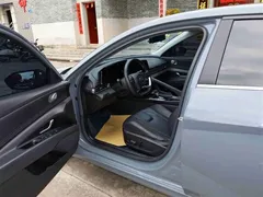 2021 Hyundai Elantra 1.5L CVT LUX Premium, синий — фото 4