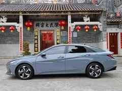 2021 Hyundai Elantra 1.5L CVT LUX Premium, синий — фото 10