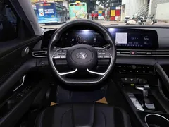 2021 Hyundai Elantra 1.5L CVT LUX Premium, синий — фото 11
